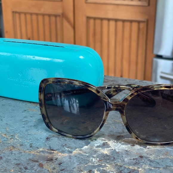 Brand:Kate Spade Color: tortoise shell Jackie O sunglasses - Picture 1 of 10